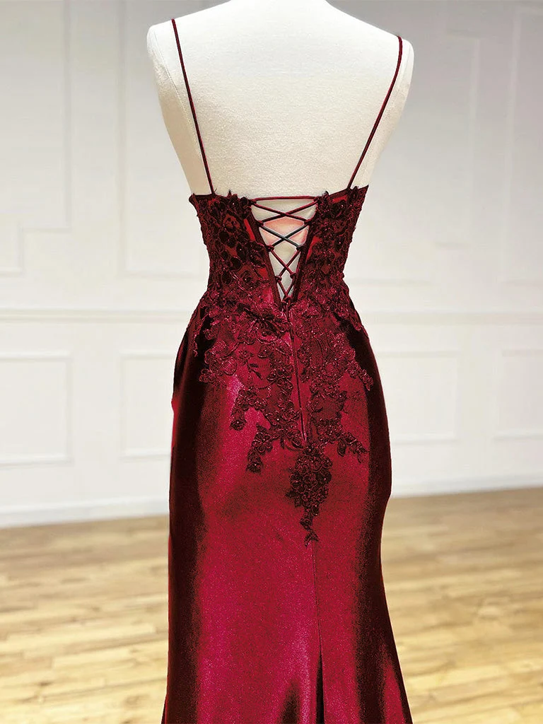 Robe de soirée longue bordeaux en satin et dentelle à col en V