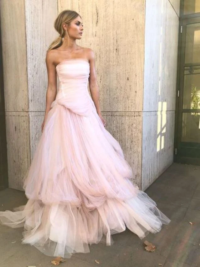 Superbe robe de bal longue en tulle rose clair