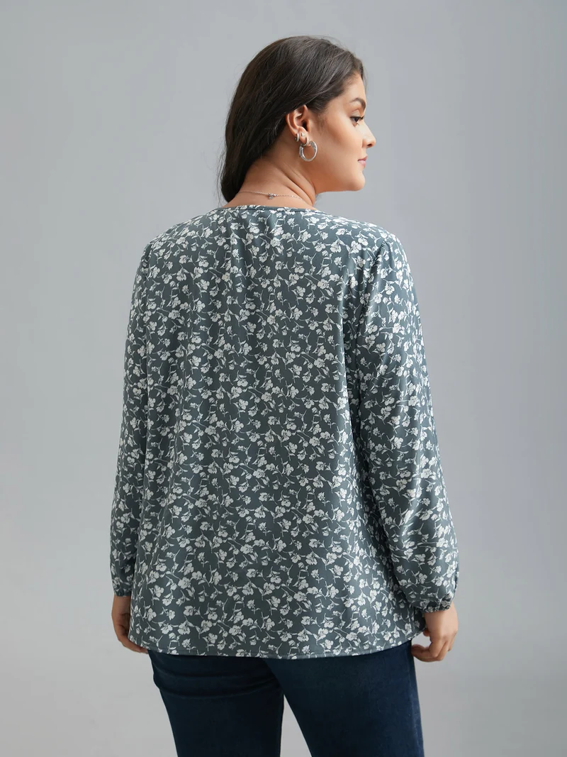 V-Neck Floral Pleated Blouse
