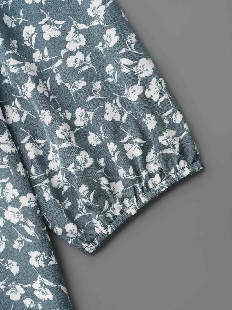 V-Neck Floral Pleated Blouse