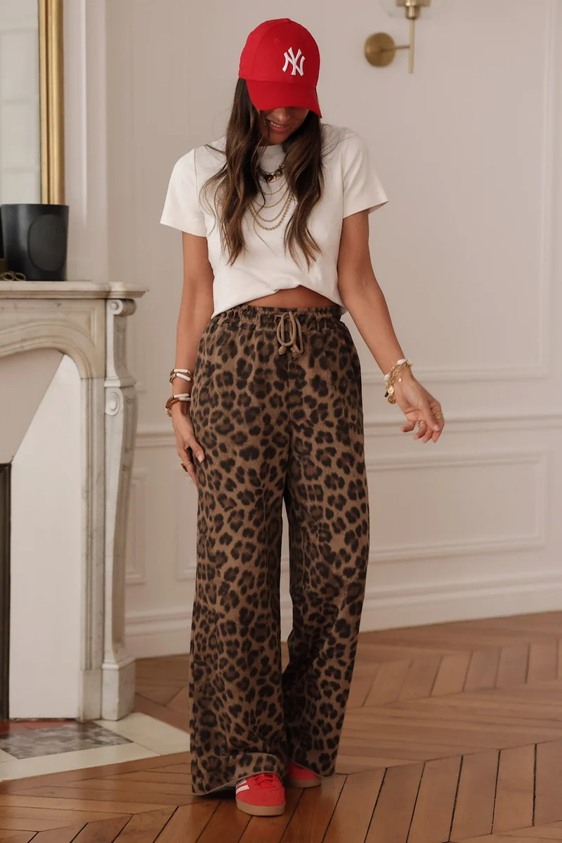 Jogging Tess Leopard