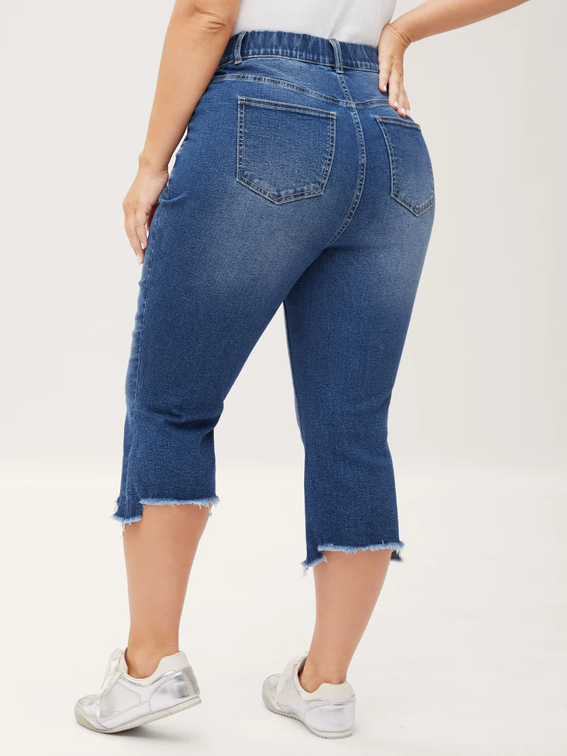 Pull-On Frayed Capri Hem Jeans