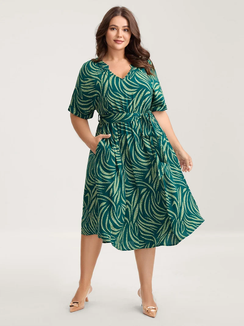Grassy Print Curvy Hem Pockets Midi Dress