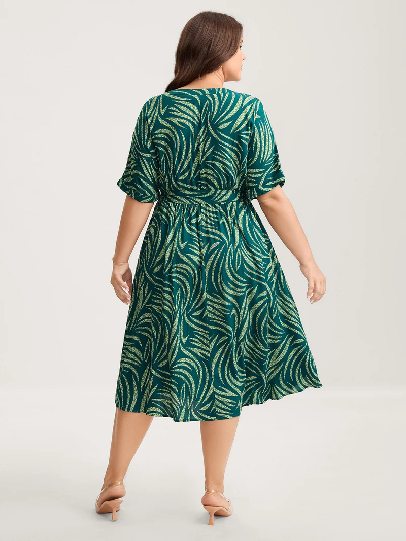 Grassy Print Curvy Hem Pockets Midi Dress