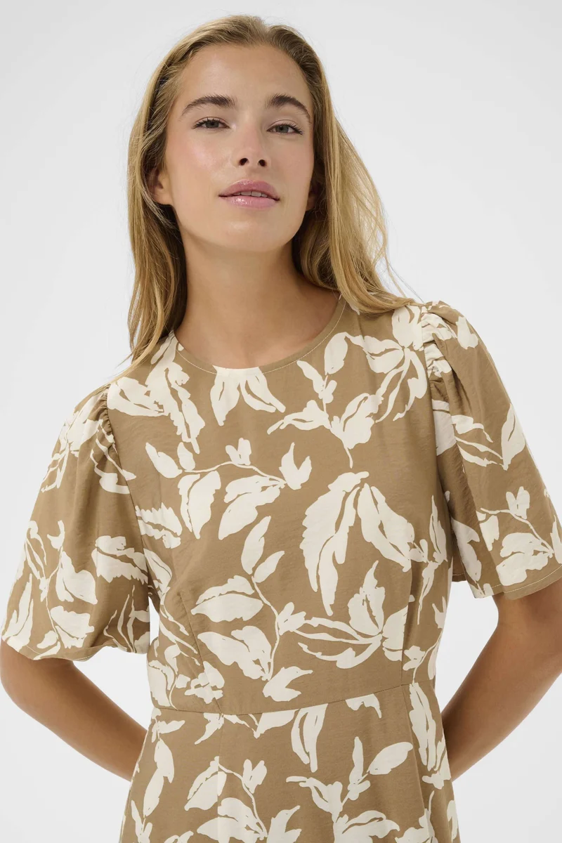 Robe Marlo midi fluide à imprimé végétal