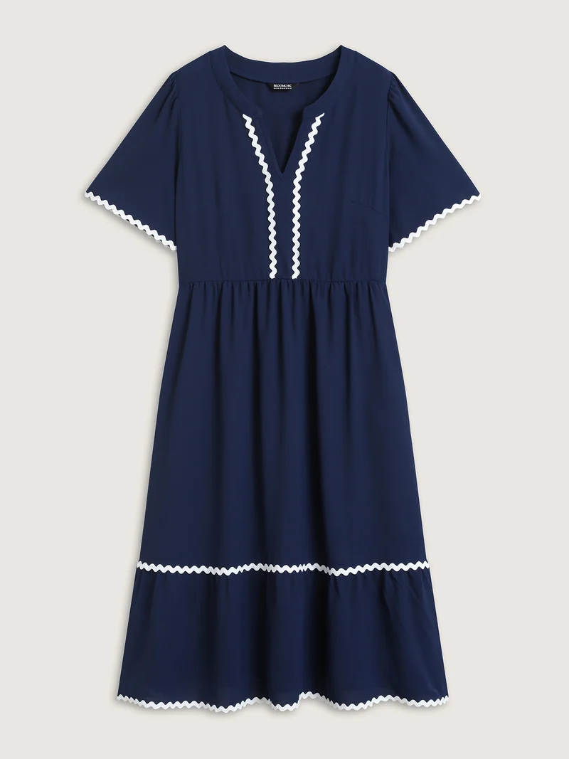 Lace Contrast Notched Collar Midi Dress