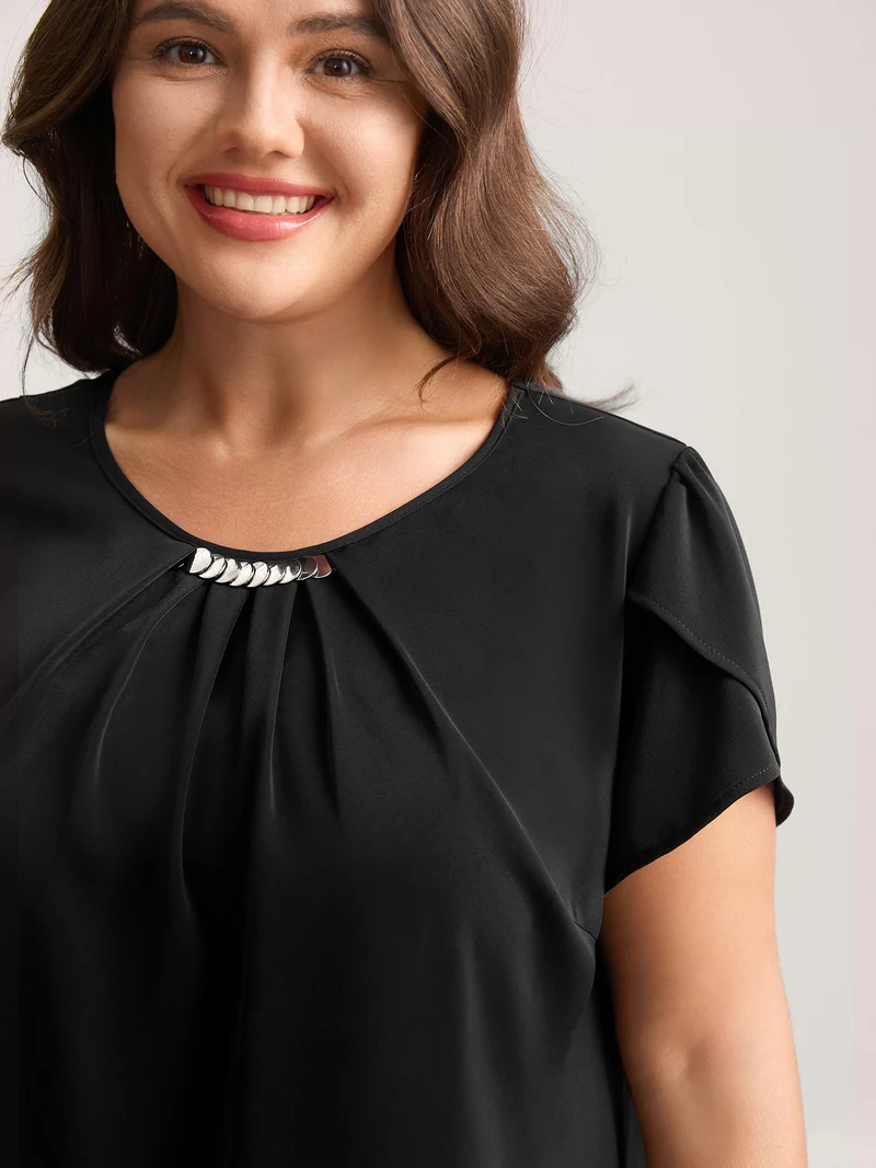 Metallic Detail Pleated Solid Blouse