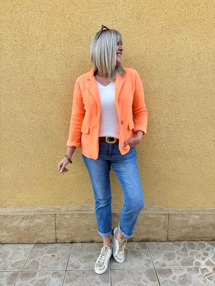 Veste tailleur en velours Sandra abricot acidulé