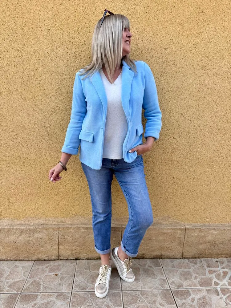 Veste tailleur en velours Sandra bleu ciel