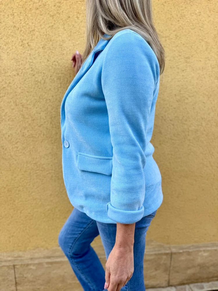 Veste tailleur en velours Sandra bleu ciel