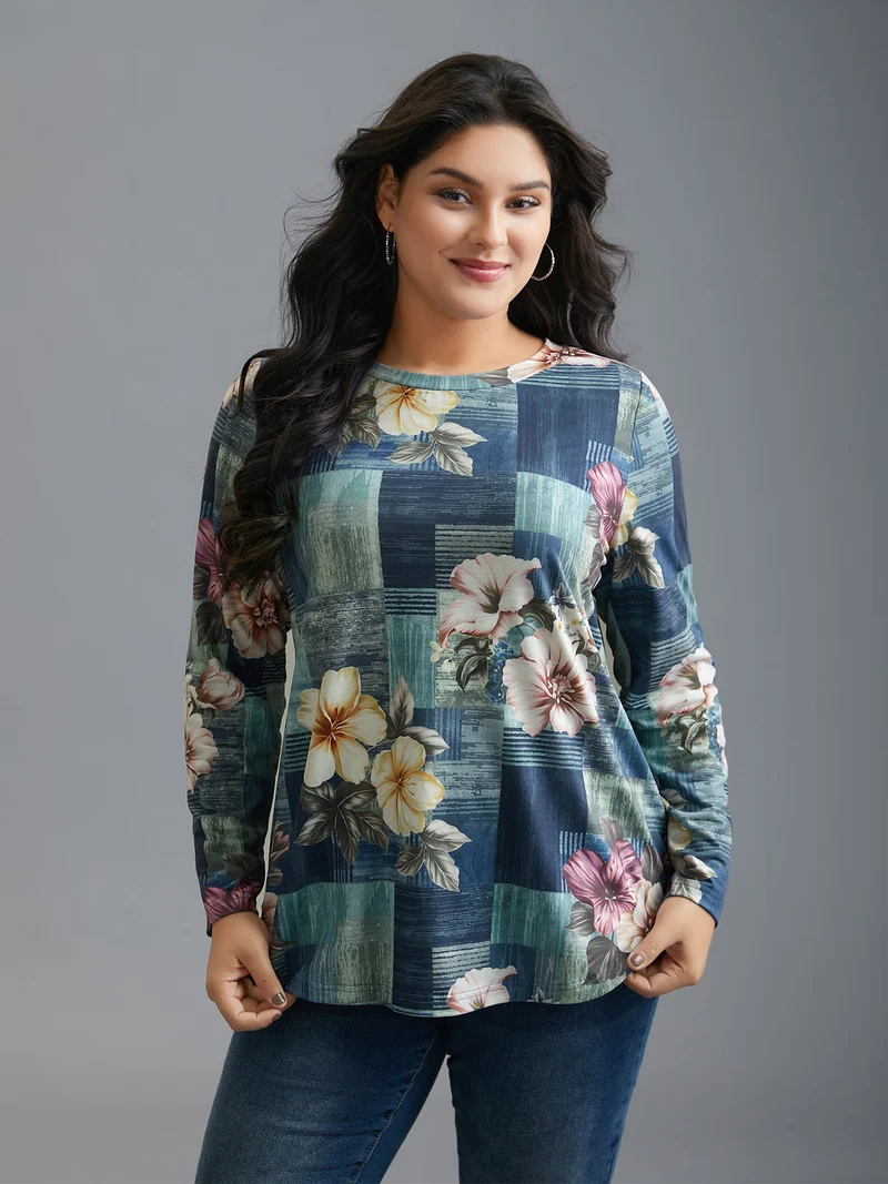 Crew Neck Floral Curved Hem T-Shirt