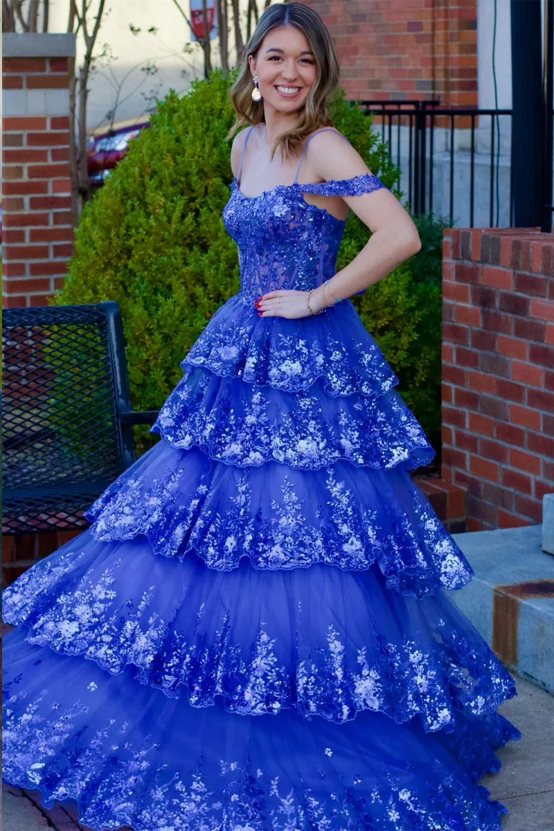Robe de bal longue à volants et épaules dénudées en dentelle et tulle à paillettes