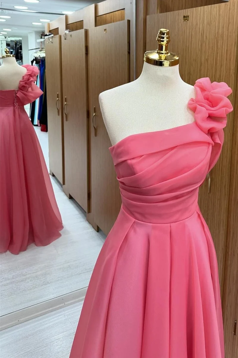Robe de bal en organza à une épaule pastèque
