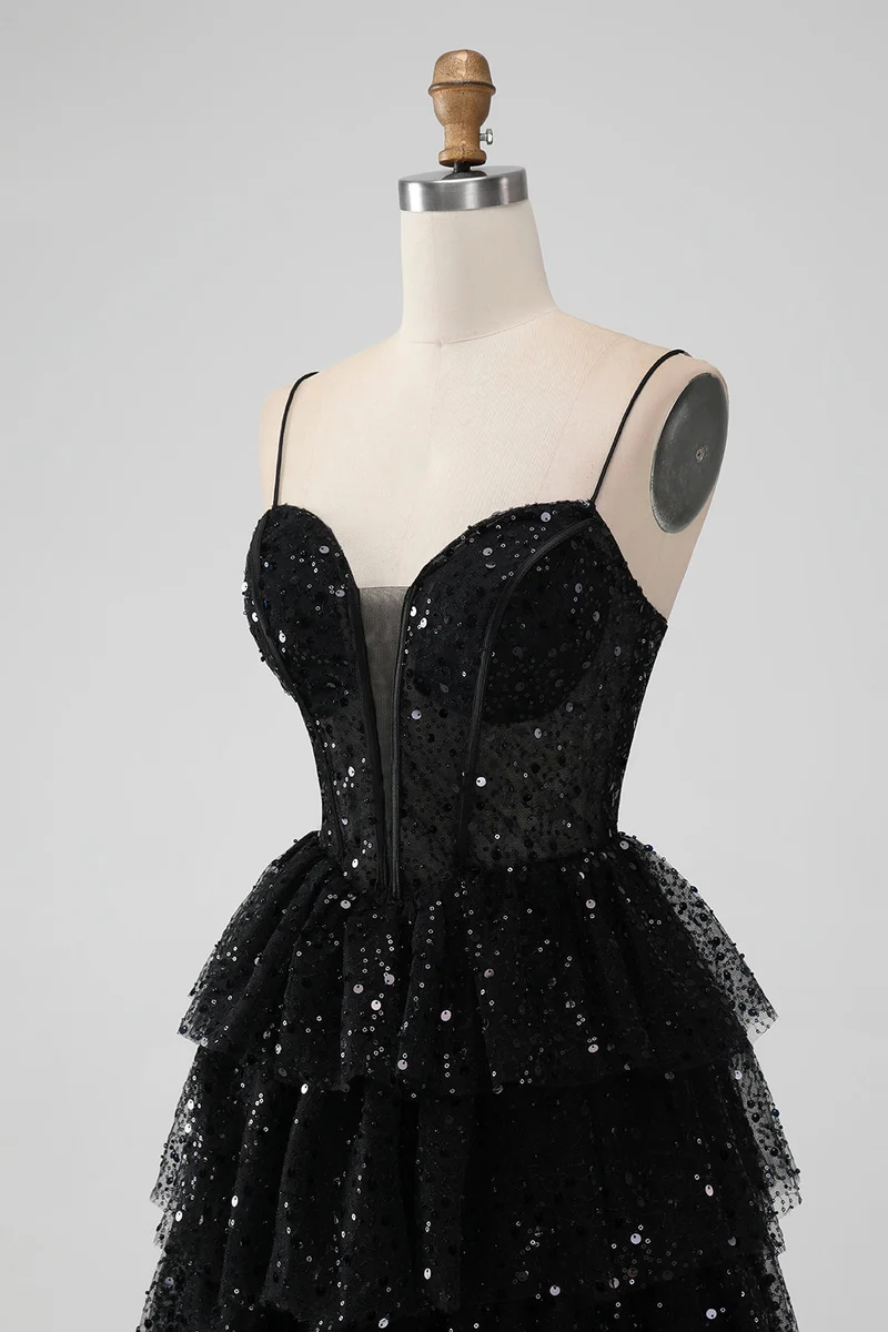 Robe de soirée courte à volants et à volants en tulle noir
