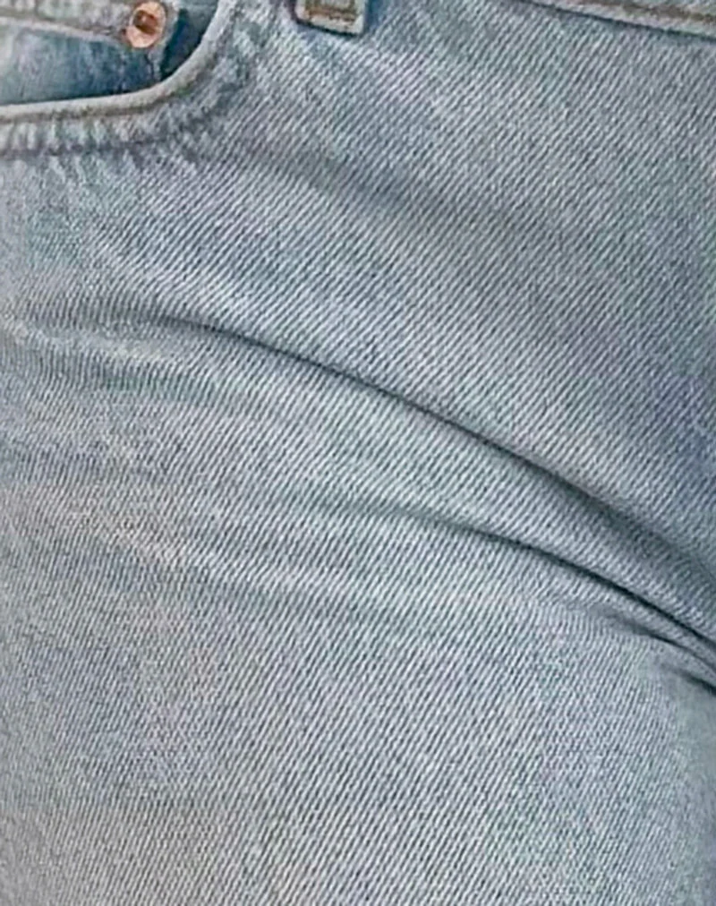Robe évasée à très faible hauteur en tissu bleu brise