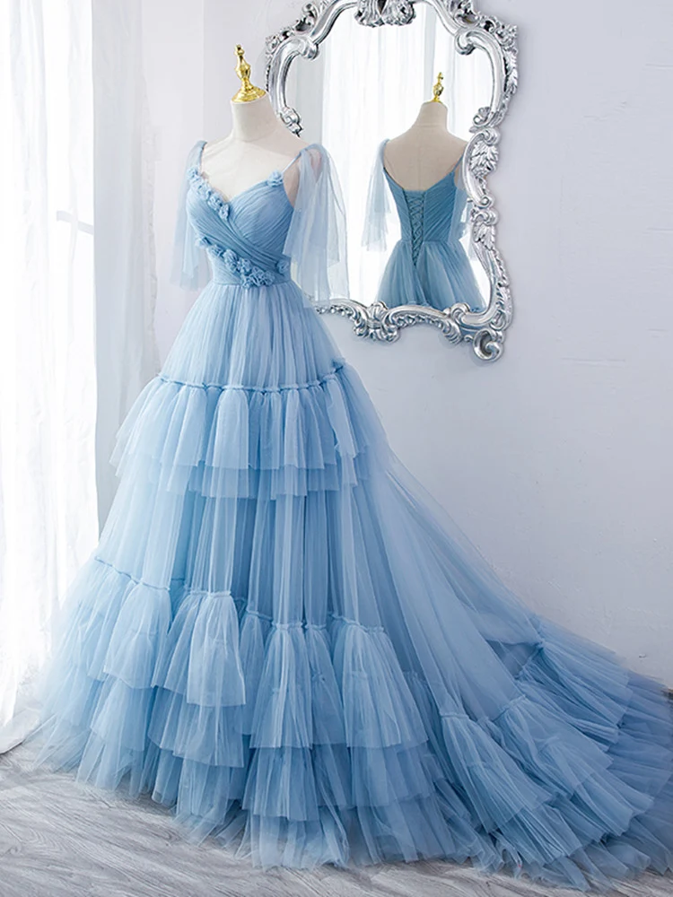 Robe de bal princesse en tulle à plusieurs niveaux bleu clair de conte de fées