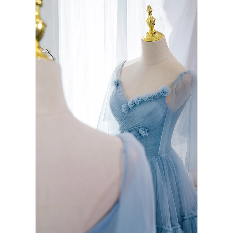 Robe de bal princesse en tulle à plusieurs niveaux bleu clair de conte de fées