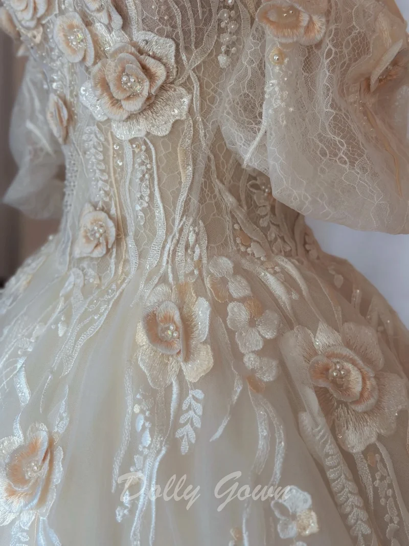Robe de mariée champagne clair en tulle à épaules dénudées en dentelle exquise