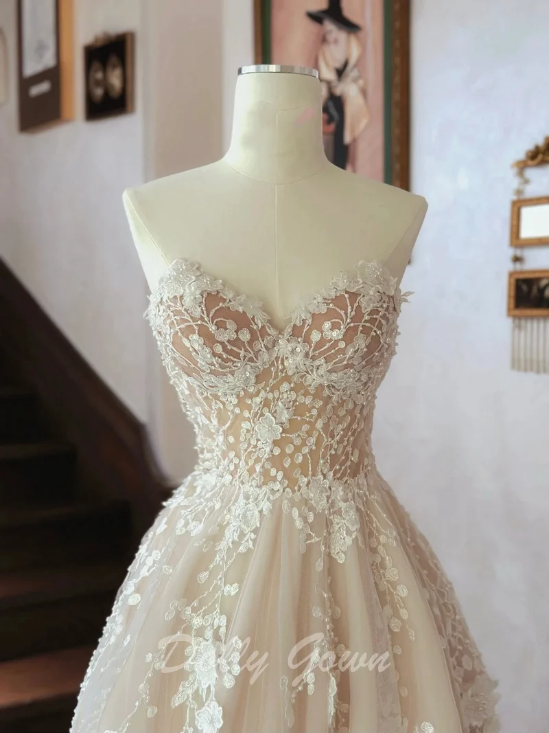 Robe de mariée trapèze en dentelle florale douce, sans bretelles, champagne transparent