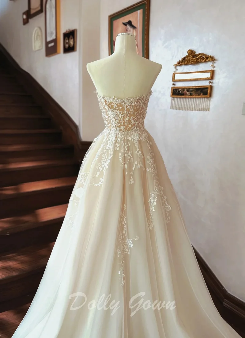 Robe de mariée trapèze en dentelle florale douce, sans bretelles, champagne transparent