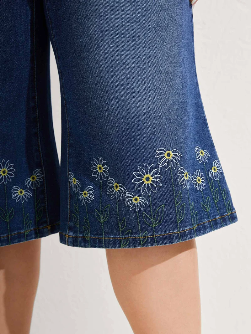 Floral Embroidered Elastic Waist Cropped Jeans