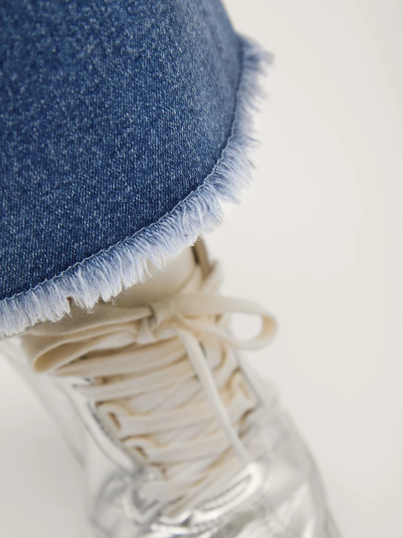 No-Gap Waist Sculpting Bootcut Jeans