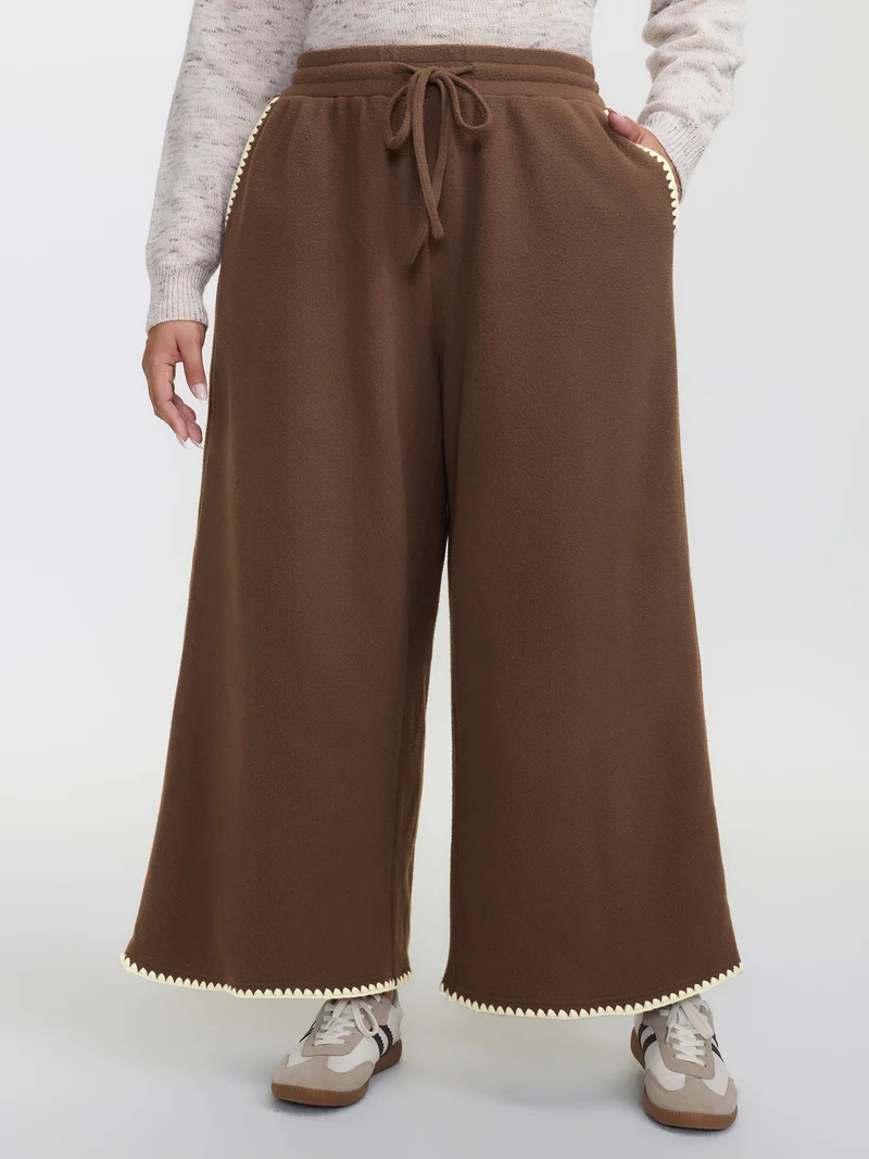 Shell Shaped Embroidery Contrast Pants