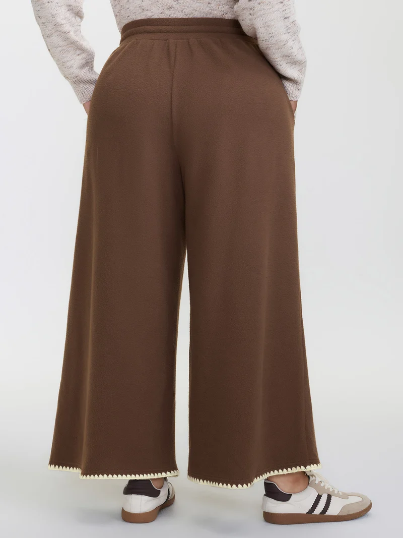 Shell Shaped Embroidery Contrast Pants