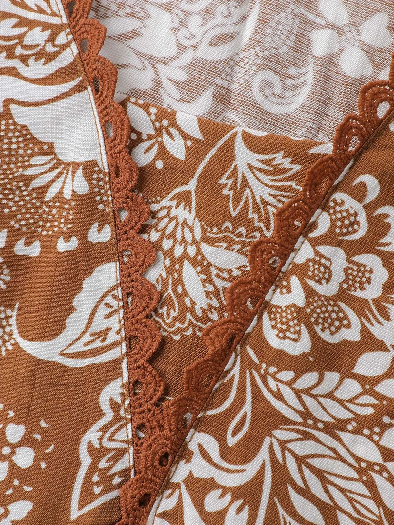 Floral Print Lace Neckline Pleated Blouse