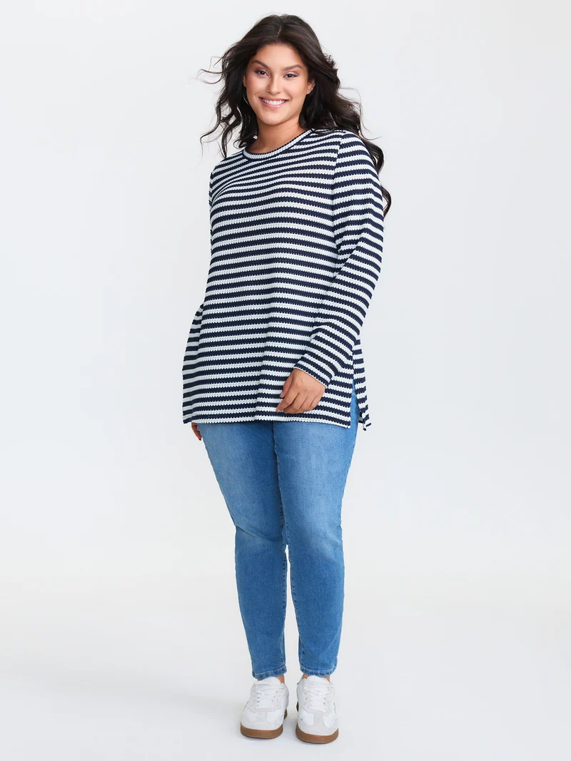 Geometric Texture Split Hem T-Shirt