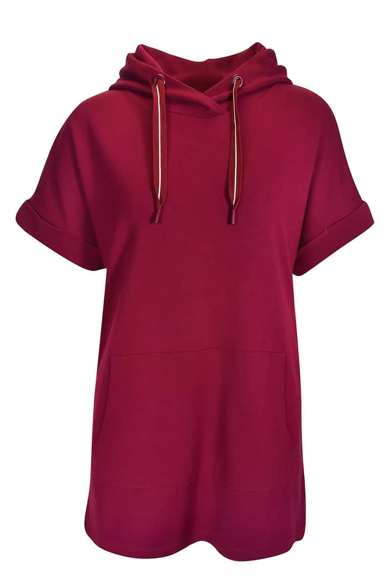 Robe courte à capuchon