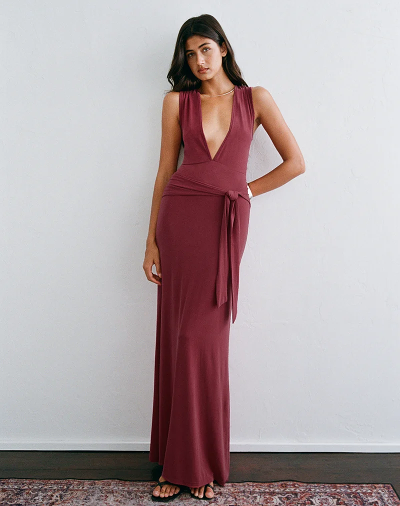 Robe longue décolletée Rohasy en cupro bordeaux