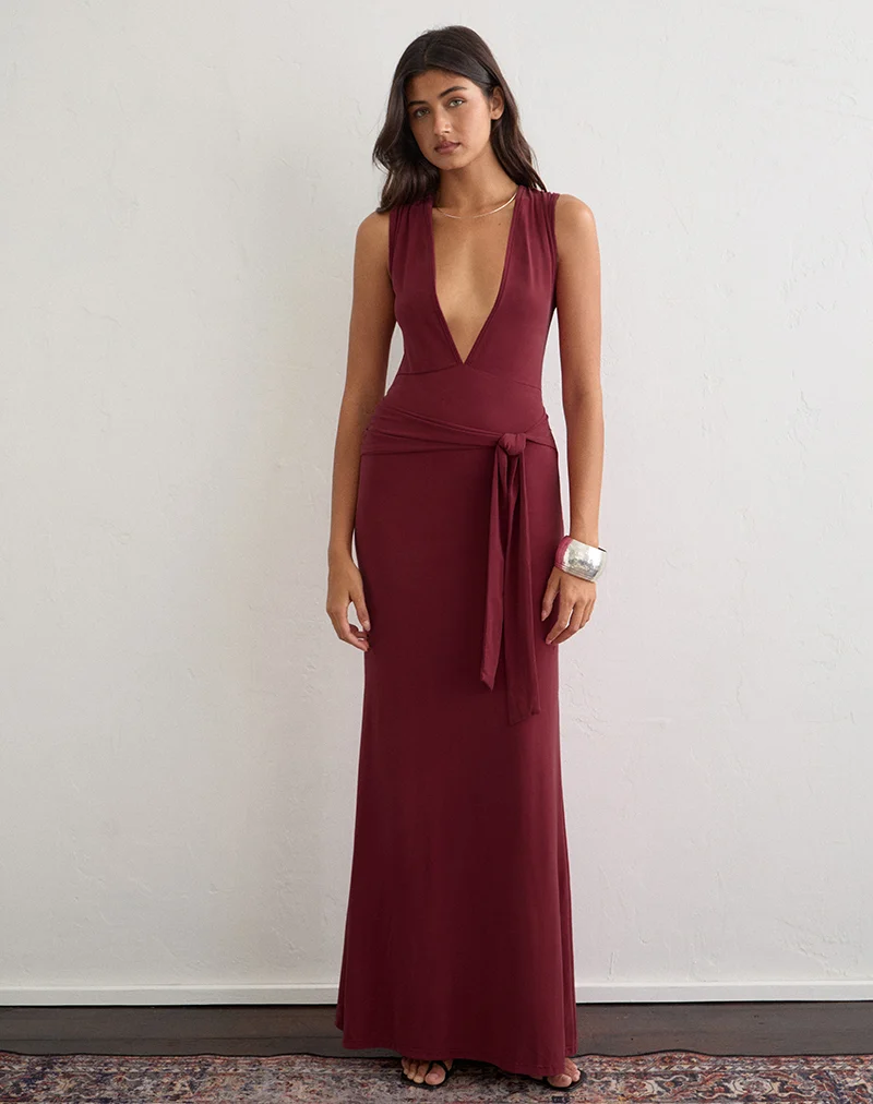 Robe longue décolletée Rohasy en cupro bordeaux