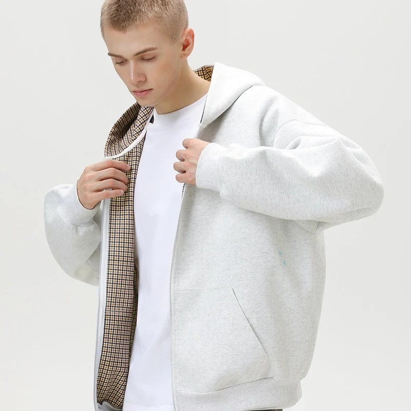 Veste à Capuche Zippée à Motifs Carreaux – Look Tendance et Confortable