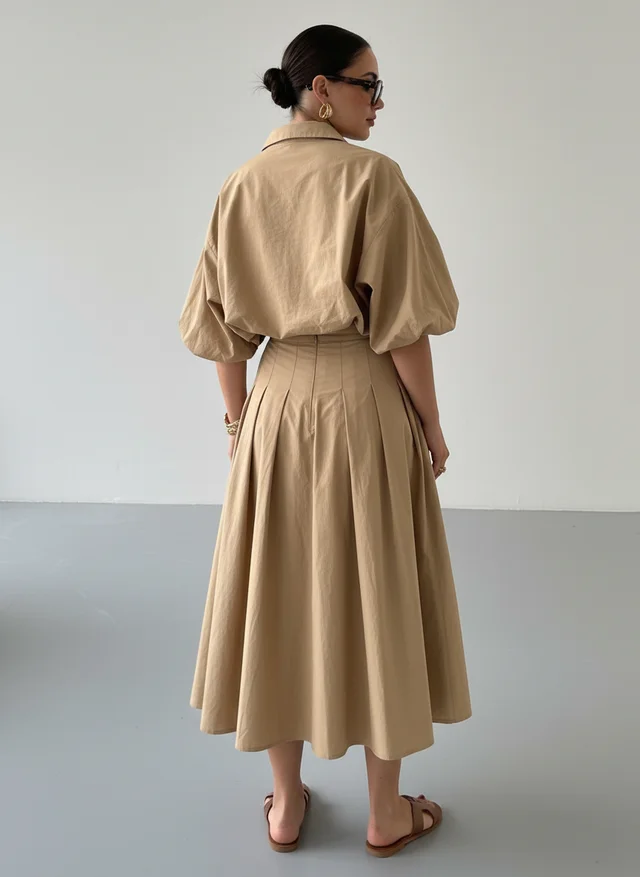 Ensemble Jupe Plissée et Veste Courte Zippée Moderne