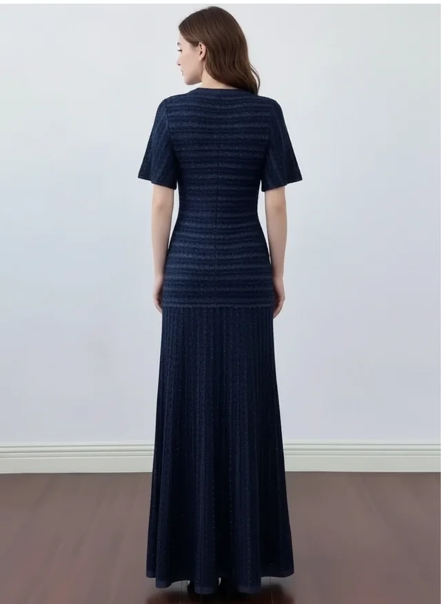 Robe Longue Cintrée à Sequins Bleu Nuit pour Soirées Élégantes