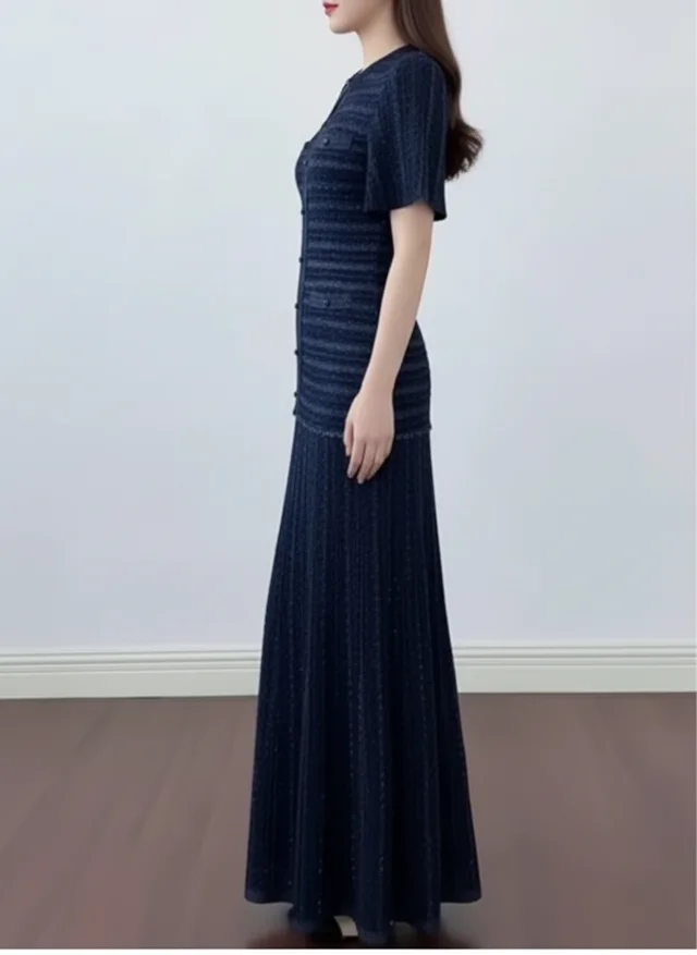 Robe Longue Cintrée à Sequins Bleu Nuit pour Soirées Élégantes