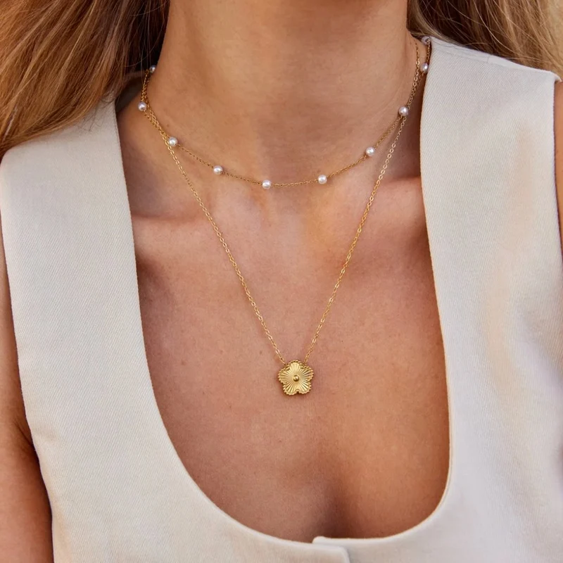 Collier à chaîne avec perles