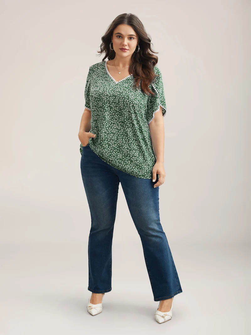 Petal Sleeve Floral Lace Spliced Shirt