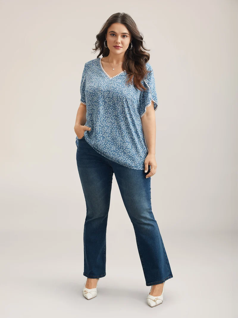 Petal Sleeve Floral Lace Spliced Shirt