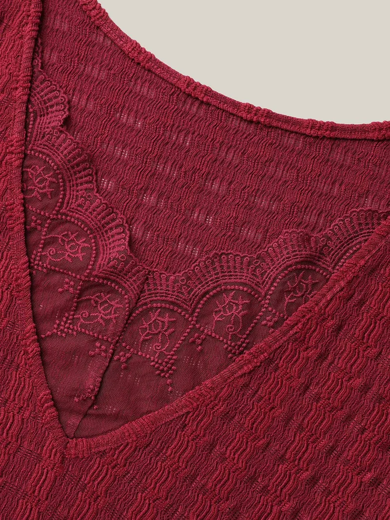 Textured Back Lace Cut-Out Stretchy T-Shirt