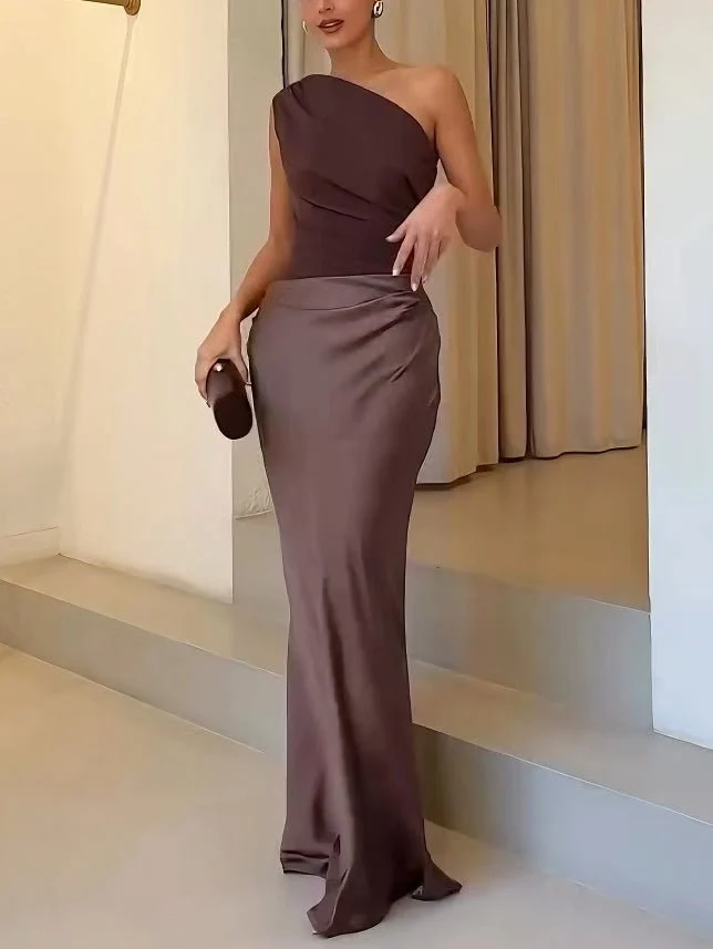 Robe longue à col asymétrique pour femmes