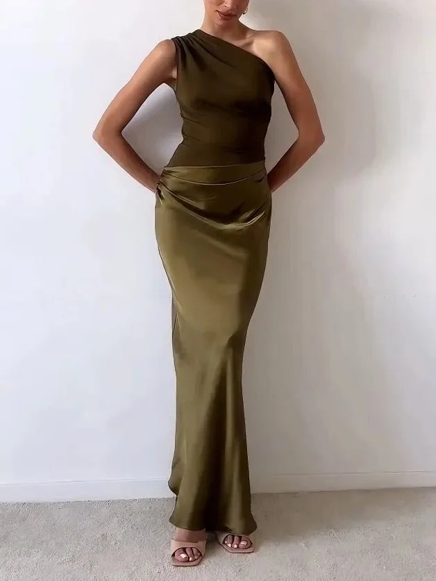 Robe longue à col asymétrique pour femmes