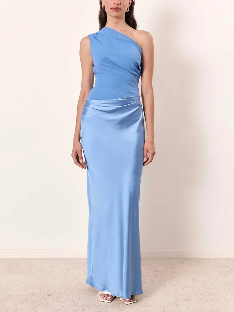 Robe longue à col asymétrique pour femmes