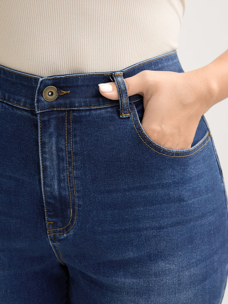 Classic Wash Stretchy Micro Flared Jeans