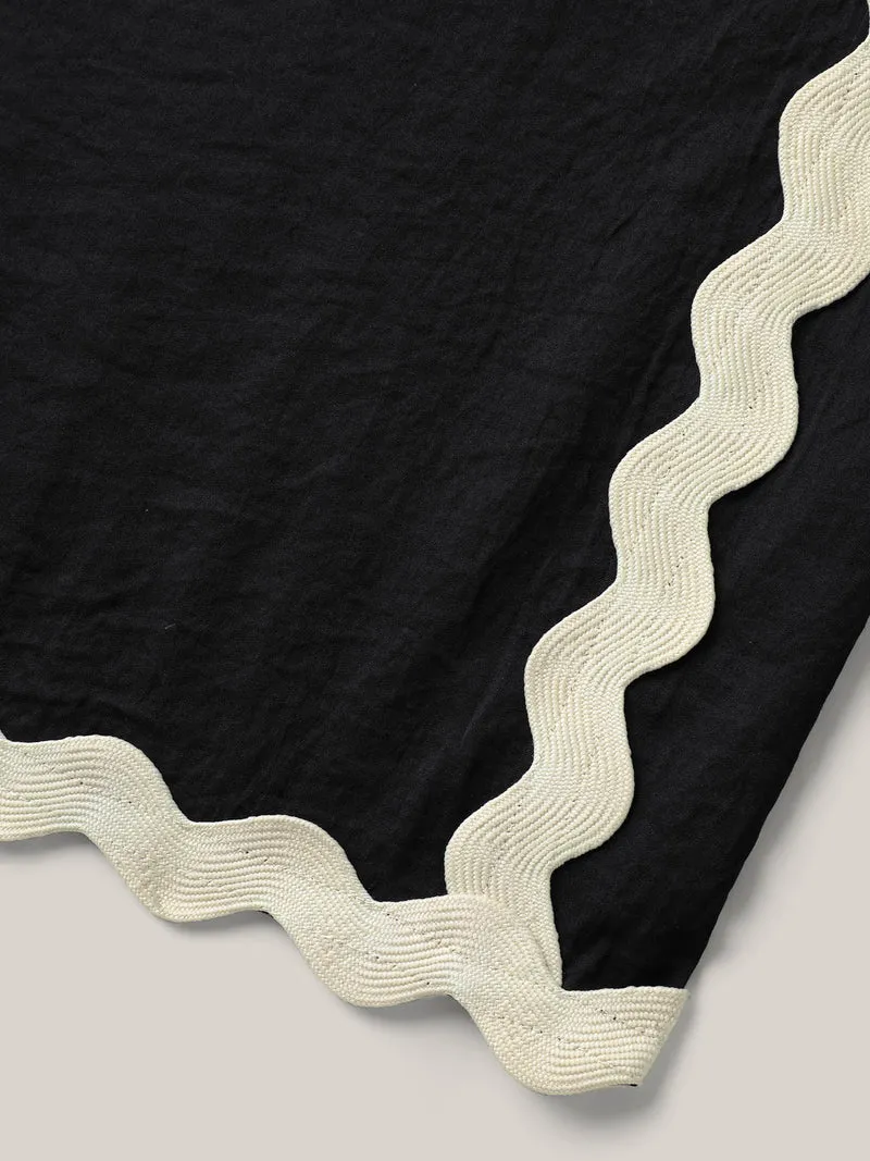 Color Contrast Detail Wide-Leg Pants