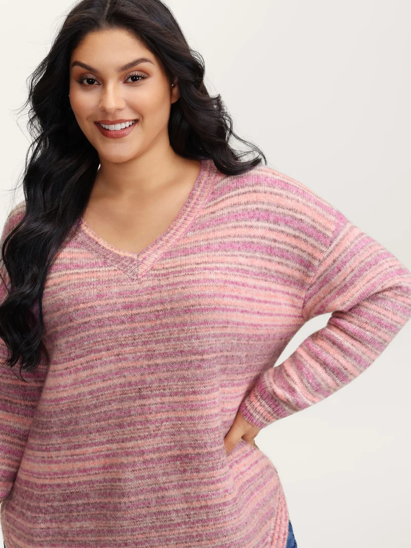 Ribbed Texture Curvy Hem V-Neck Pullover