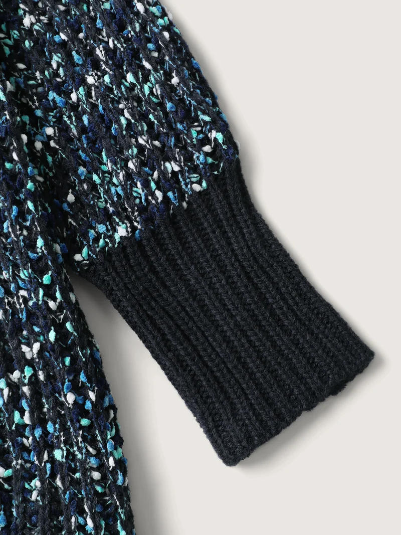 Abstract Textured Cuvy Hem Knit Cardigan