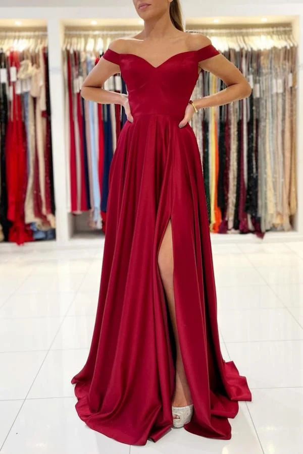 Robe de bal bordeaux à épaules dénudées et fente élégante