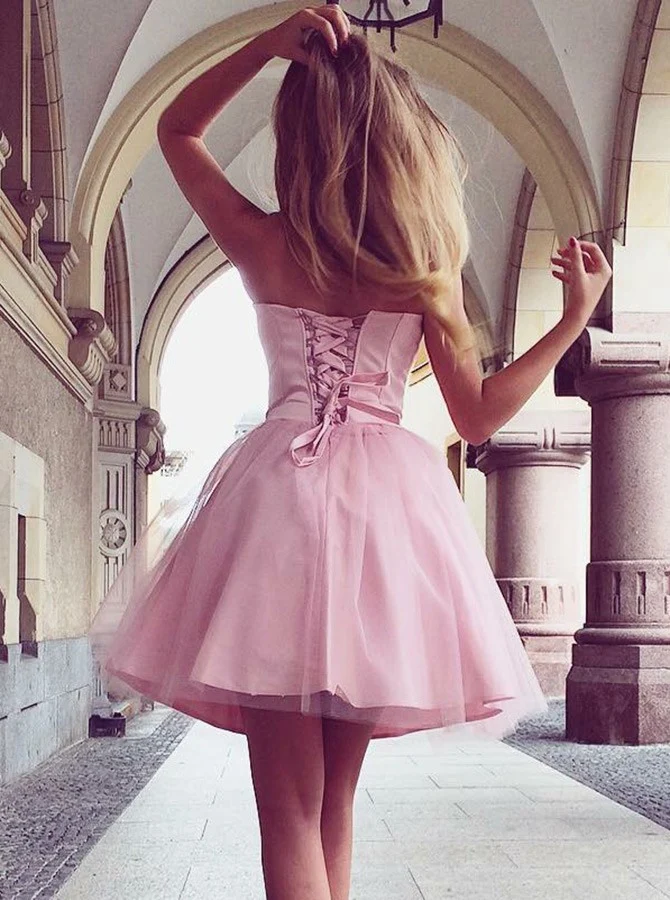 Robe de soirée courte plissée rose à col en V et manches courtes, robe de cocktail